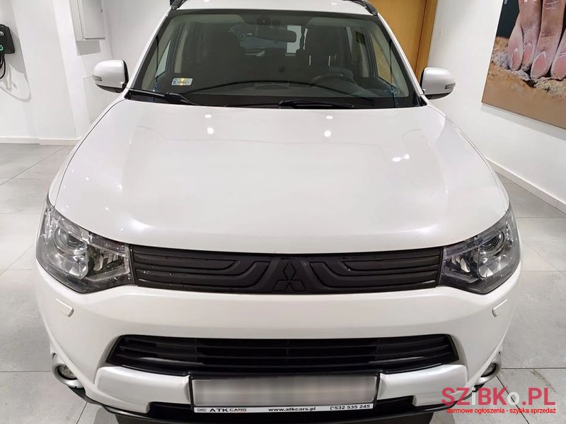 2012' Mitsubishi Outlander 2.2 Did Intense photo #2