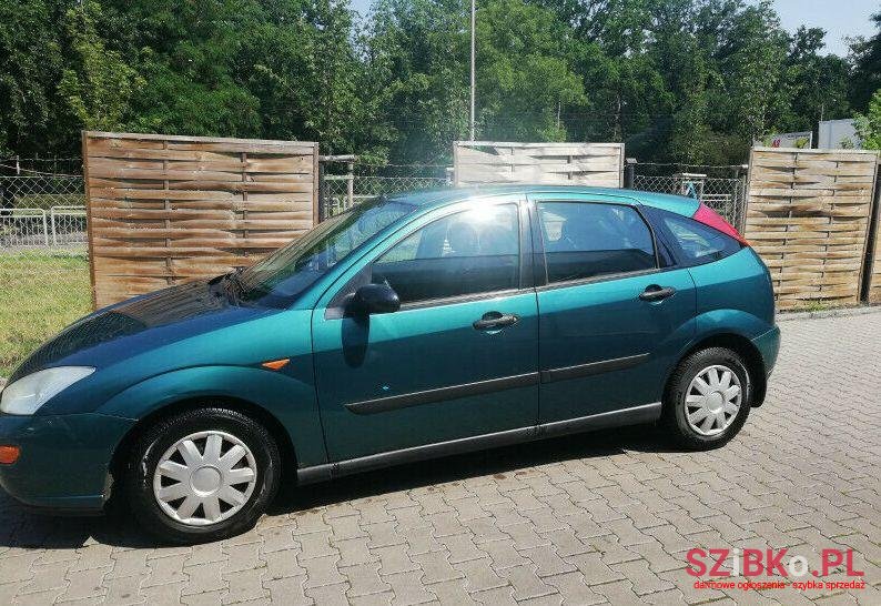 2000' Ford Focus photo #1