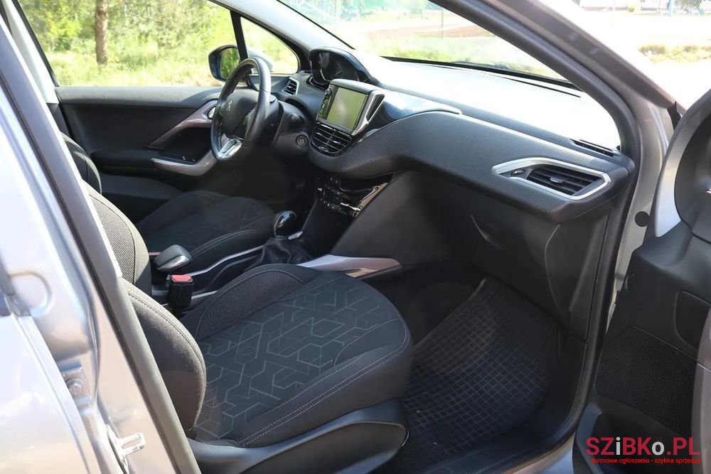 2015' Peugeot 2008 photo #5