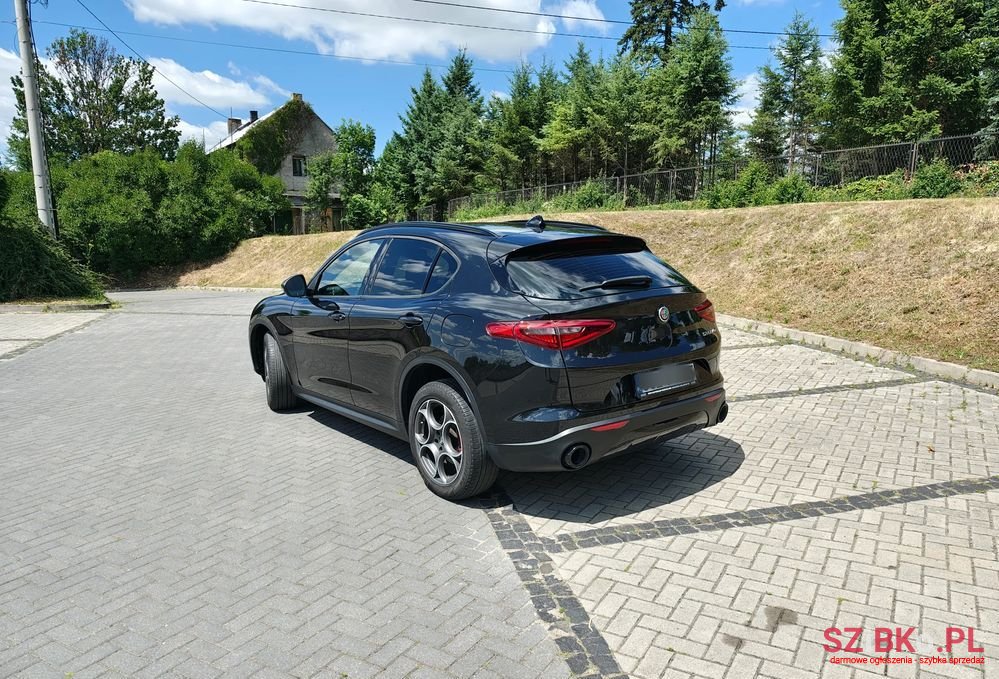 2022' Alfa Romeo Stelvio photo #6