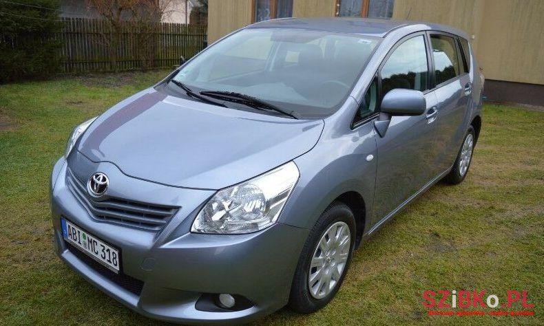 2010' Toyota Verso photo #1