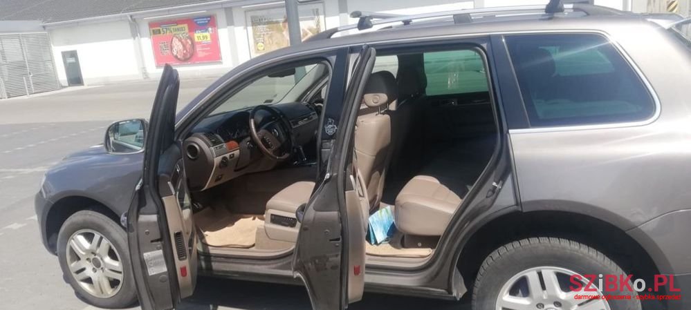 2007' Volkswagen Touareg photo #6