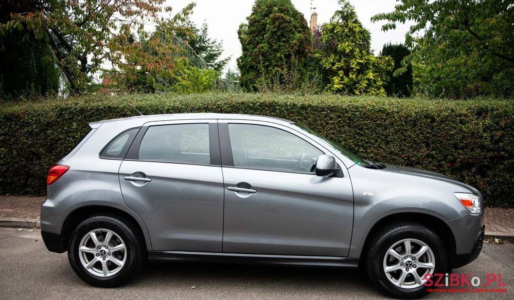 2012' Mitsubishi ASX photo #4