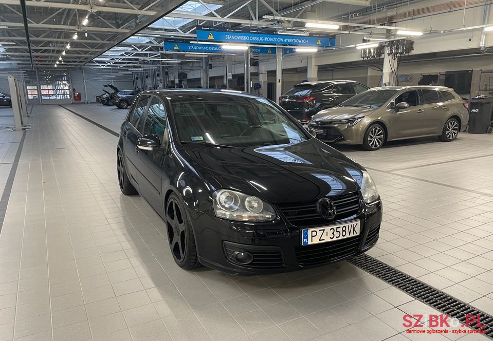 2006' Volkswagen Golf photo #5