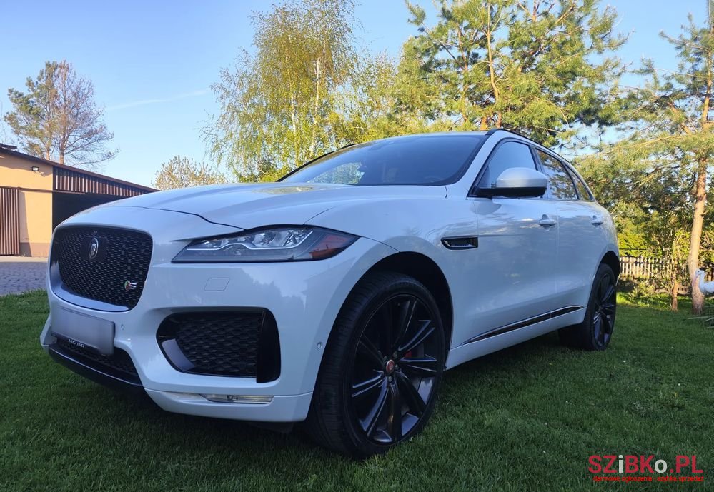 2018' Jaguar F-Pace 3.0 V6 Awd S photo #3
