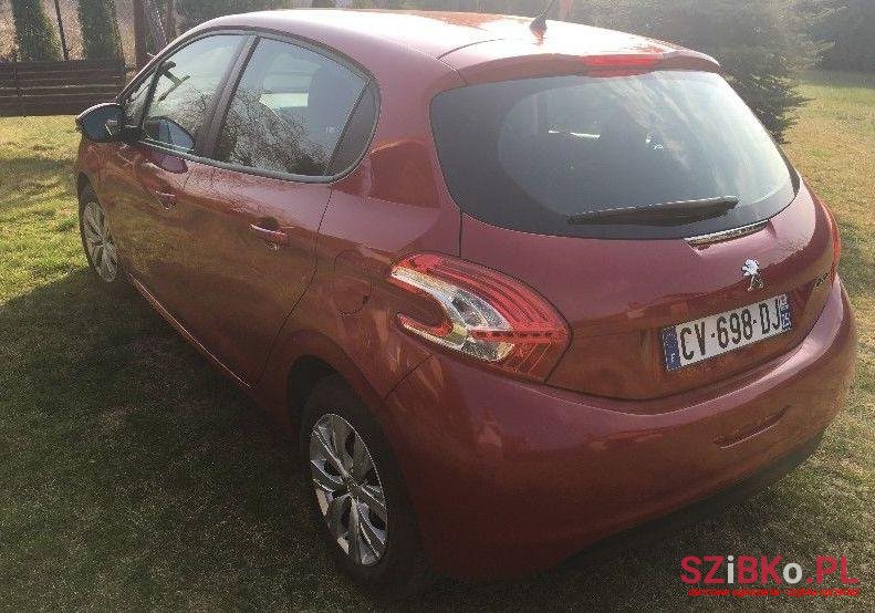 2013' Peugeot 208 photo #2