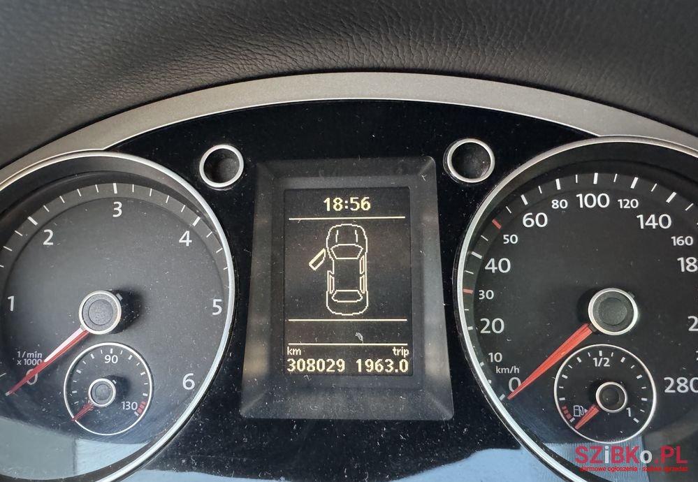 2008' Volkswagen Passat 2.0 Tdi Dpf Dsg photo #4