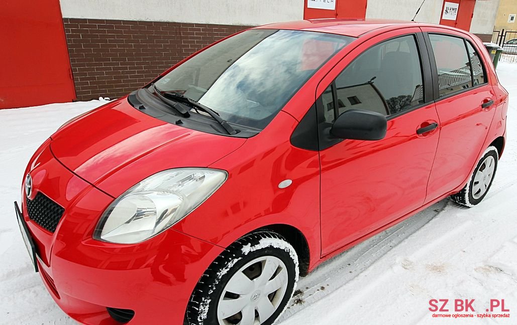 2008' Toyota Yaris photo #1