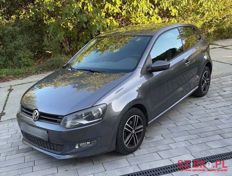 2011' Volkswagen Polo photo #1