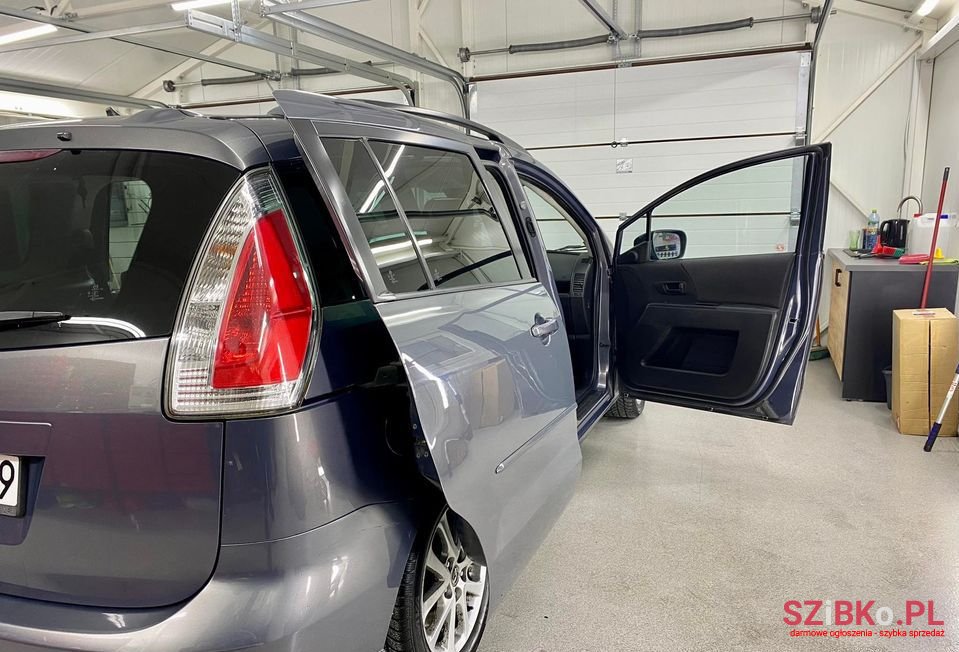 2008' Mazda 5 photo #3