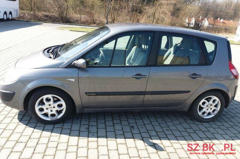 2004' Renault Megane photo #1