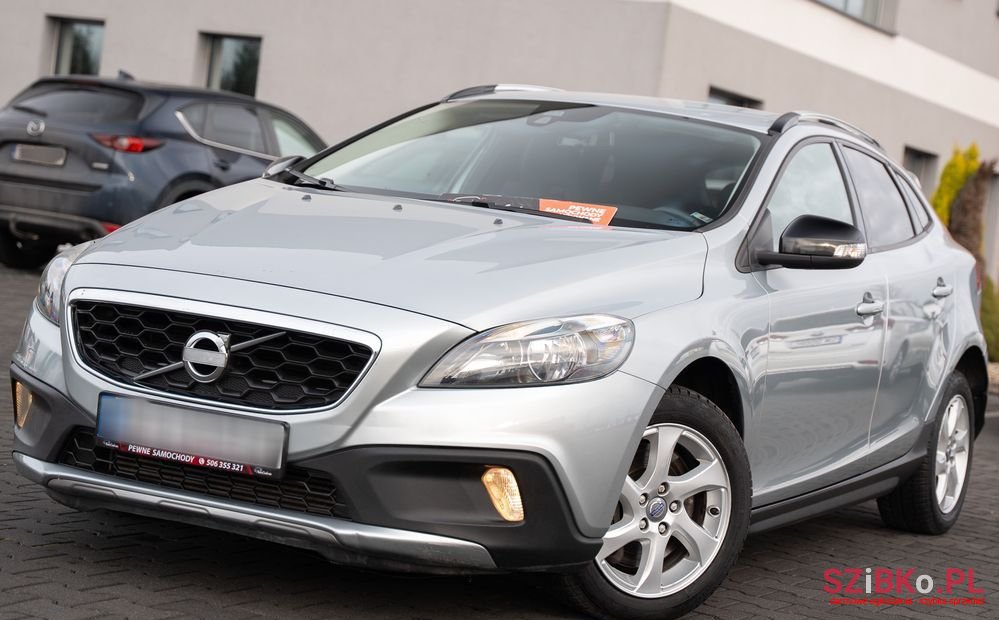 2014' Volvo V40 Cross Country D3 Momentum photo #1