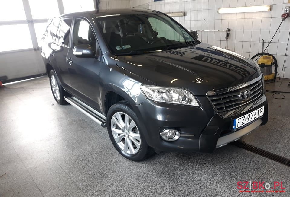 2010' Toyota RAV4 photo #3