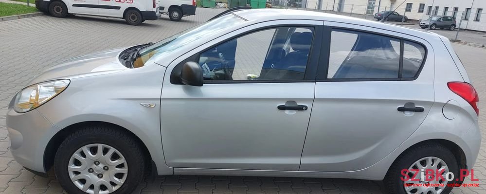 2010' Hyundai i20 photo #3
