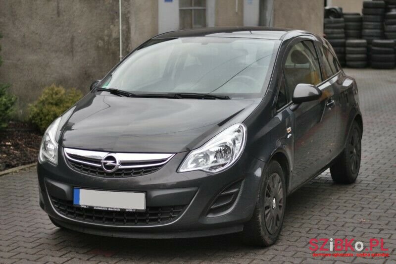2013' Opel Corsa photo #2