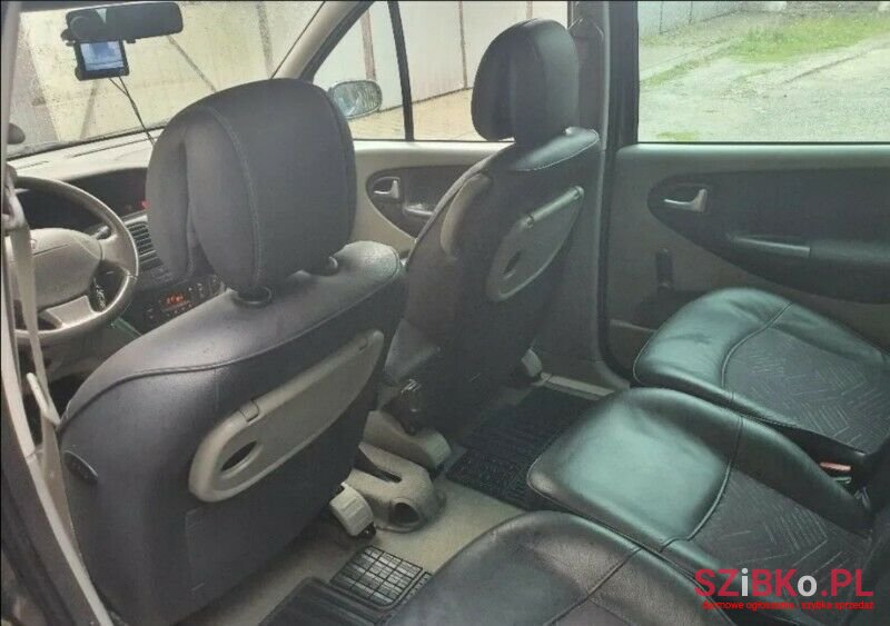 2002' Renault Scenic photo #1