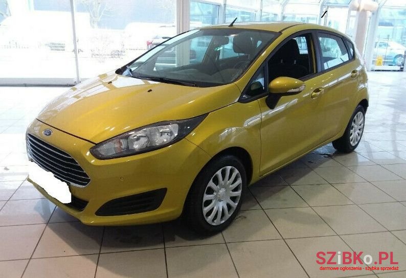 2013' Ford Fiesta photo #1