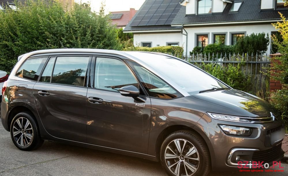 2017' Citroen C4 Picasso photo #3