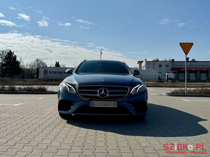 2017' Mercedes-Benz E-Class photo #2