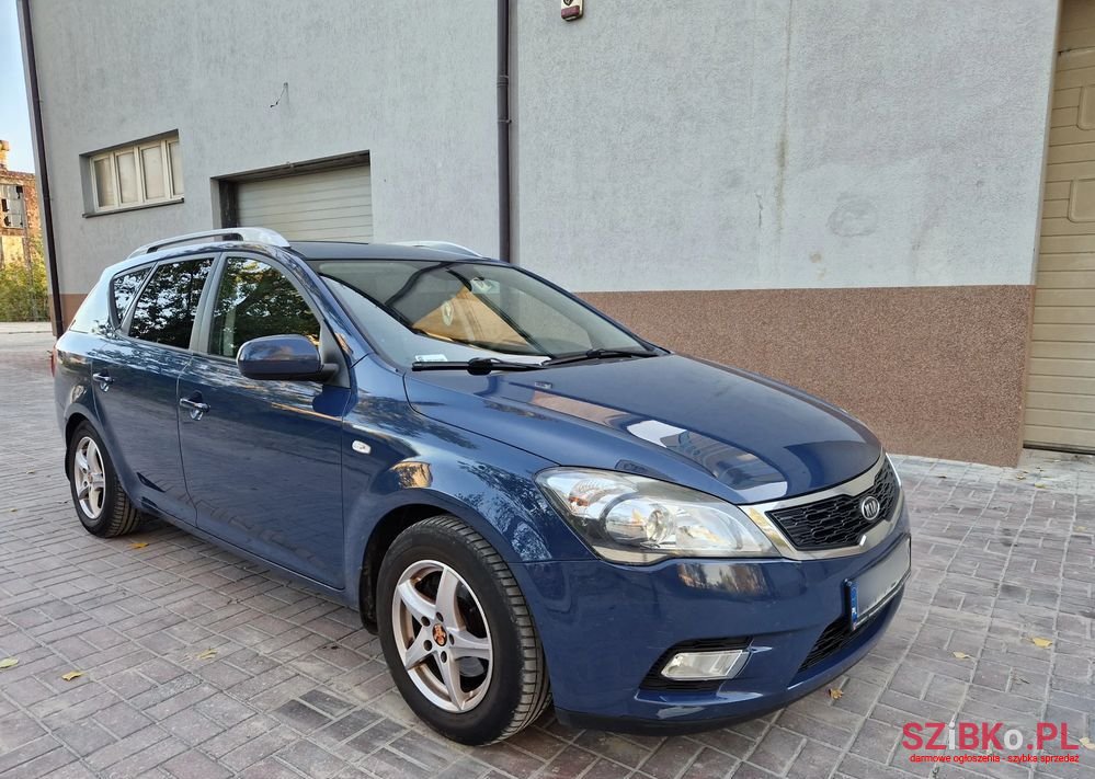 2010' Kia Ceed photo #2