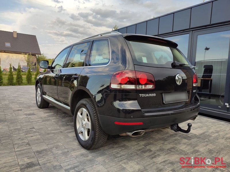 2007' Volkswagen Touareg photo #3