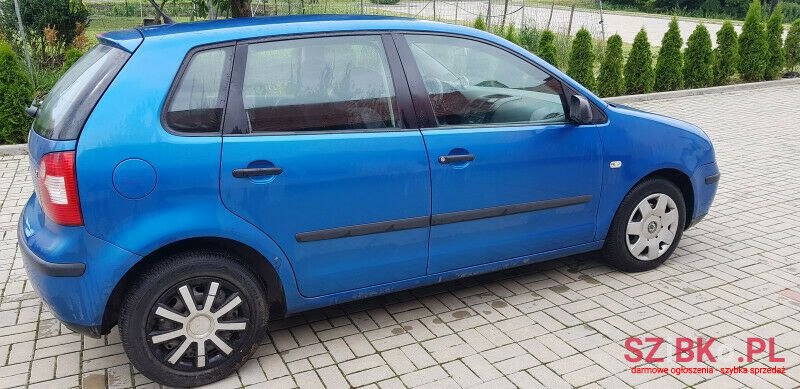 2002' Volkswagen Polo photo #2