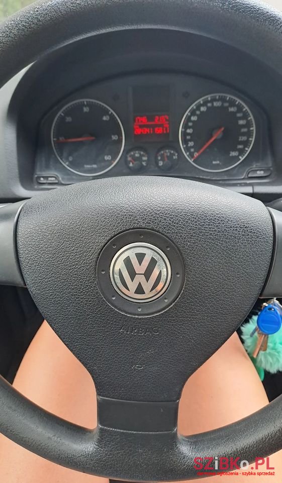 2006' Volkswagen Golf photo #2