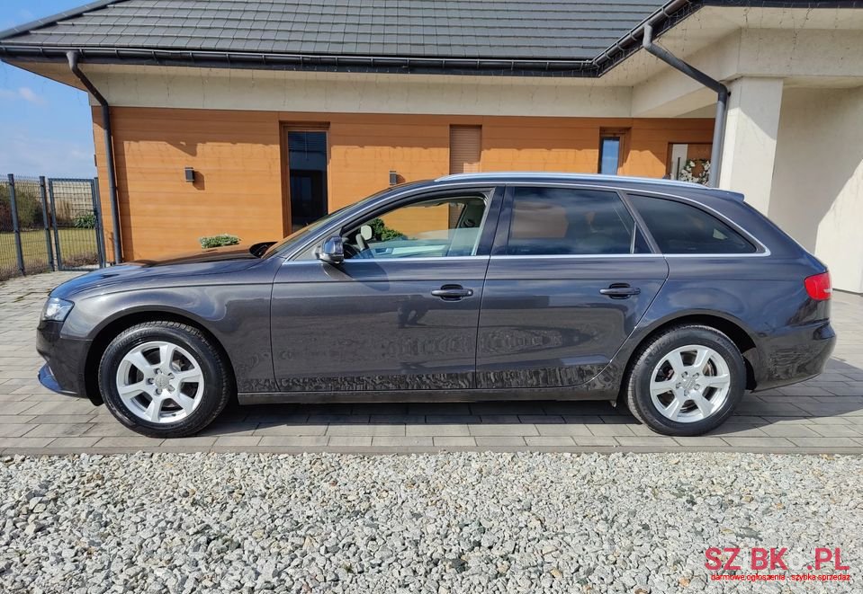 2010' Audi A4 photo #2