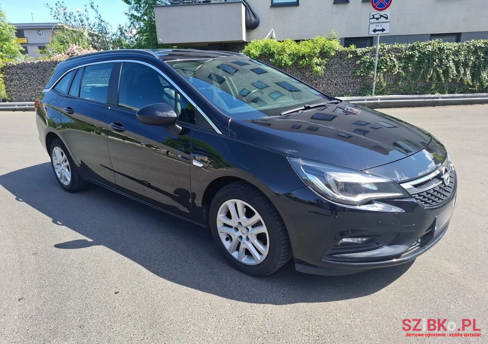 2017' Opel Astra V 1.4 T Dynamic photo #2