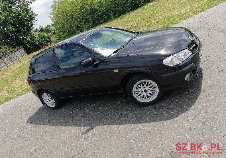 2001' Nissan Almera photo #1