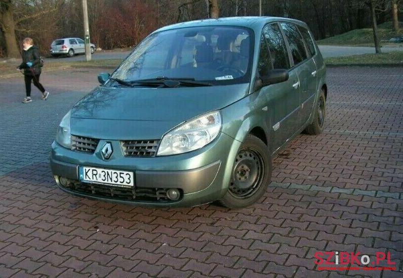 2006' Renault photo #1