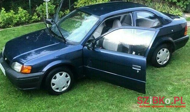 1995' Toyota Corolla photo #1