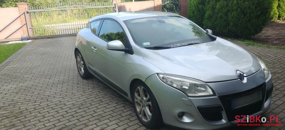 2009' Renault Megane photo #3