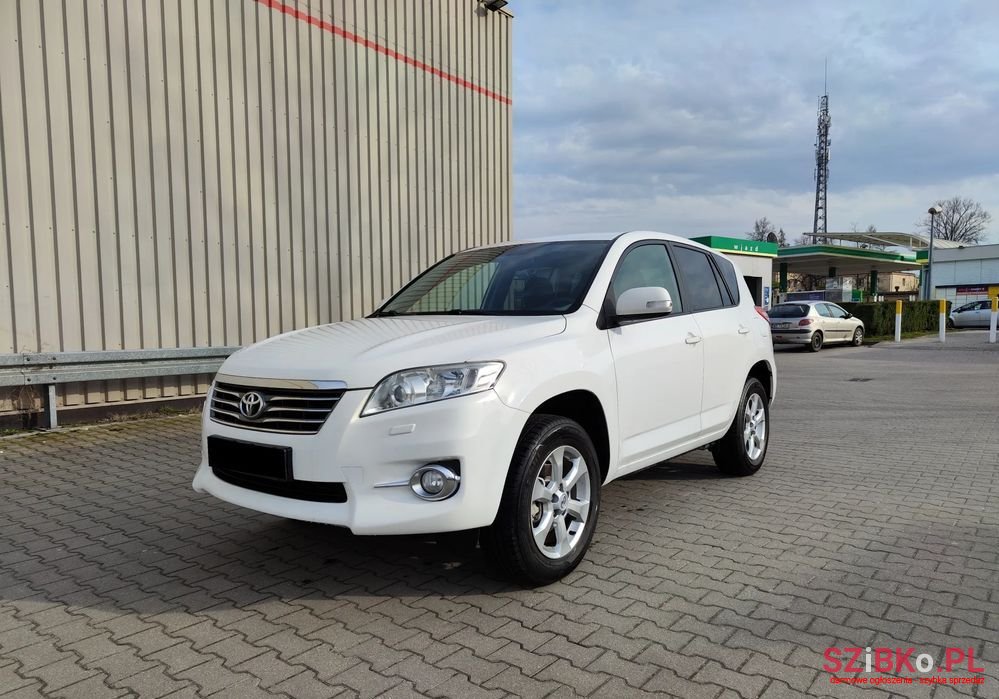 2011' Toyota RAV4 2.0 4X4 Life photo #1