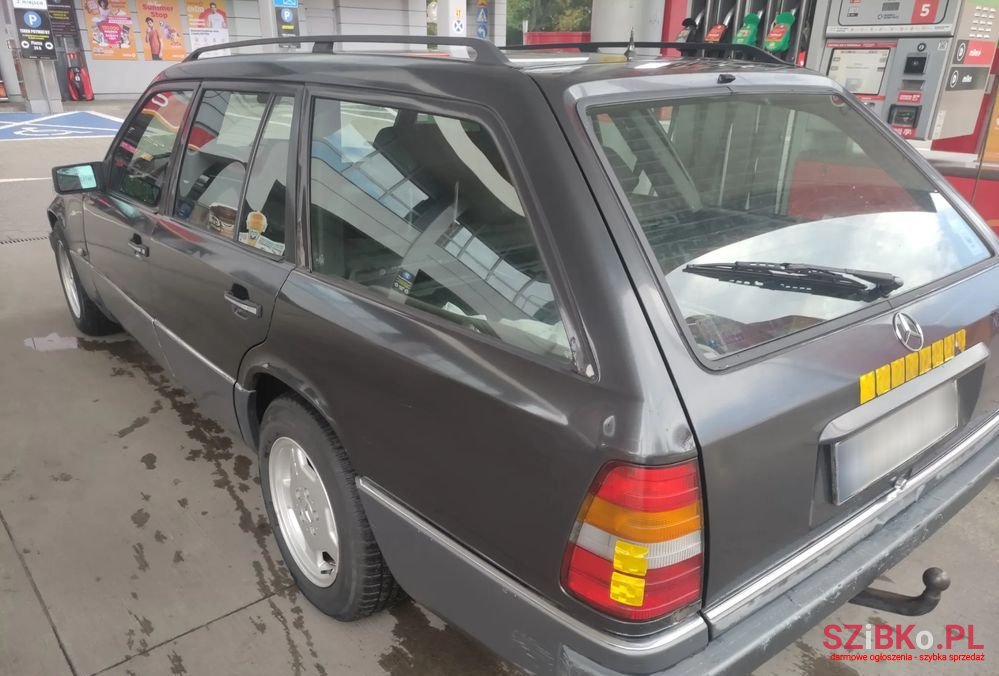 1994' Mercedes-Benz W124 photo #6