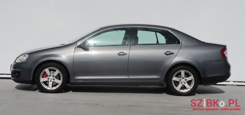 2005' Volkswagen Jetta photo #2