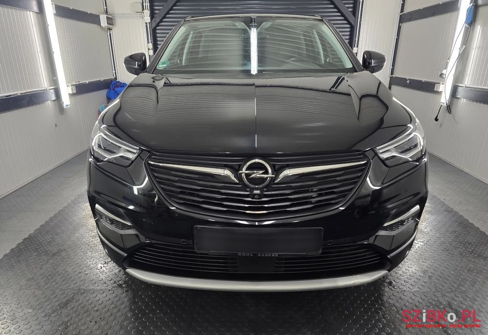2018' Opel Grandland X photo #2