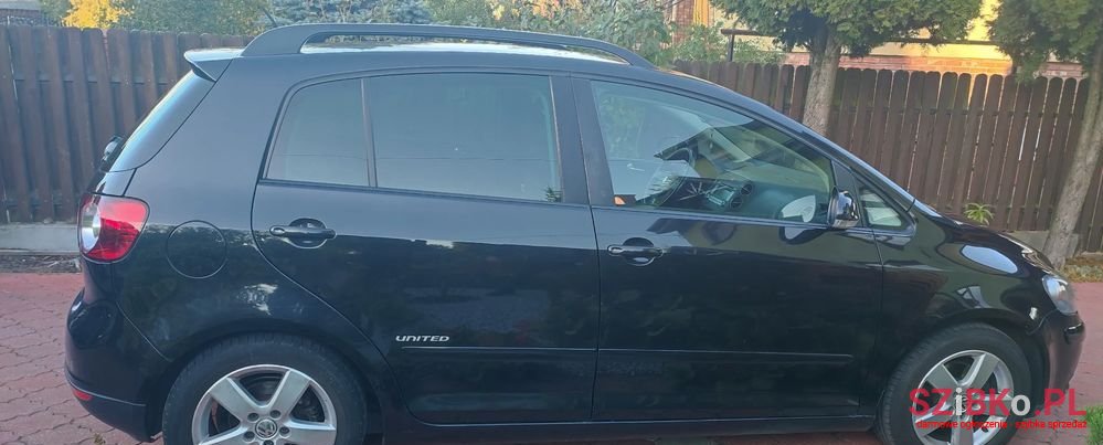 2008' Volkswagen Golf Plus photo #3