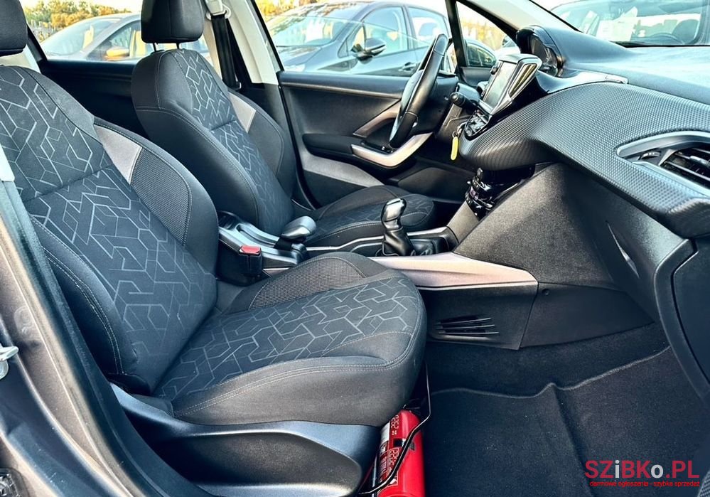 2016' Peugeot 2008 Puretech 82 Style photo #6