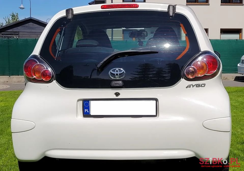 2012' Toyota Aygo photo #3