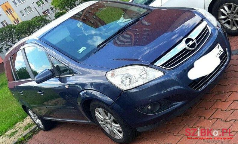 2009' Opel Zafira photo #1