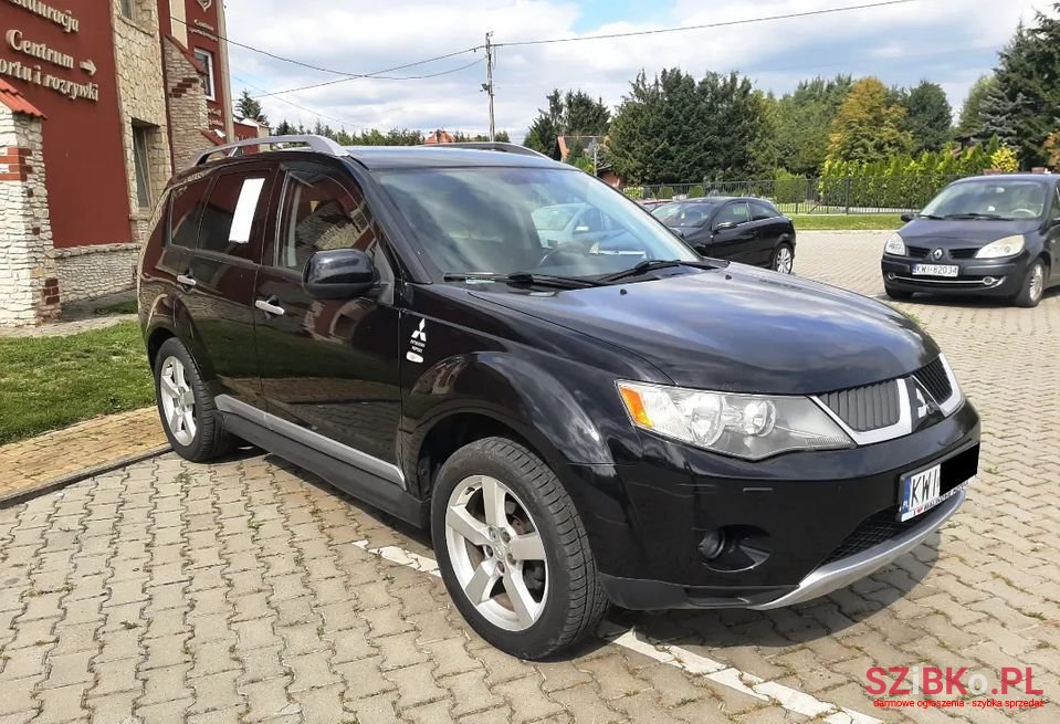 2009' Mitsubishi Outlander photo #2