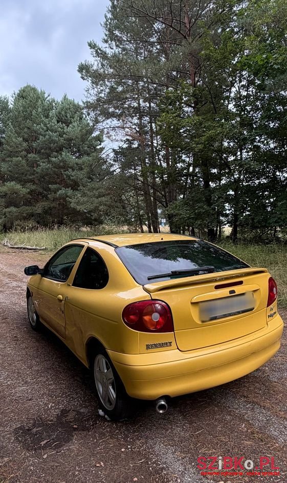 2001' Renault Megane 1.6 Privilege photo #3