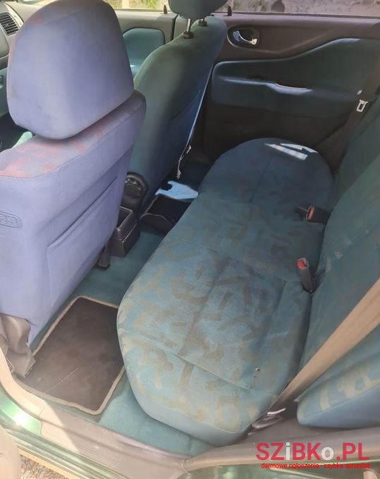 2000' Mitsubishi Space Star photo #6