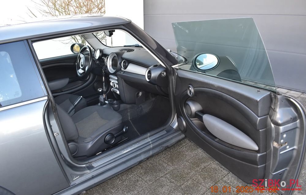 2010' MINI One photo #5