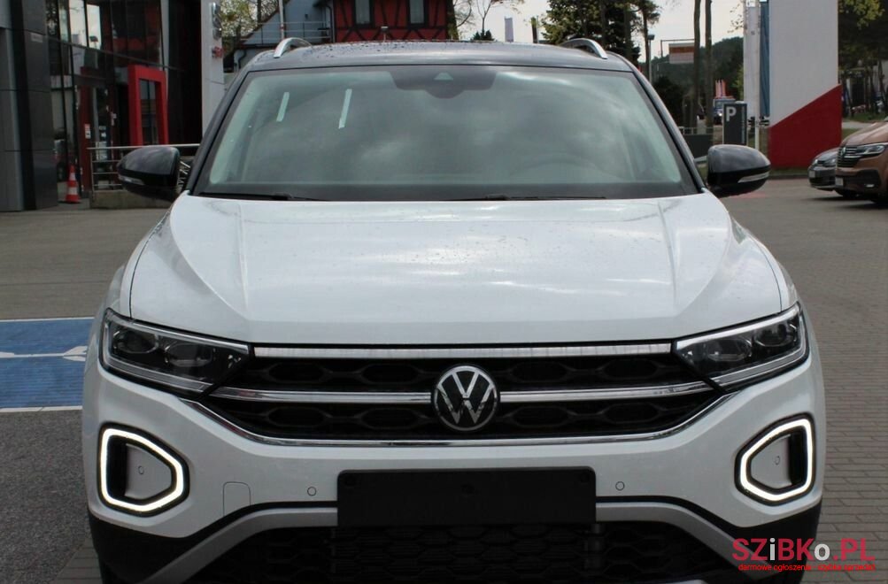 2022' Volkswagen T-Roc photo #2