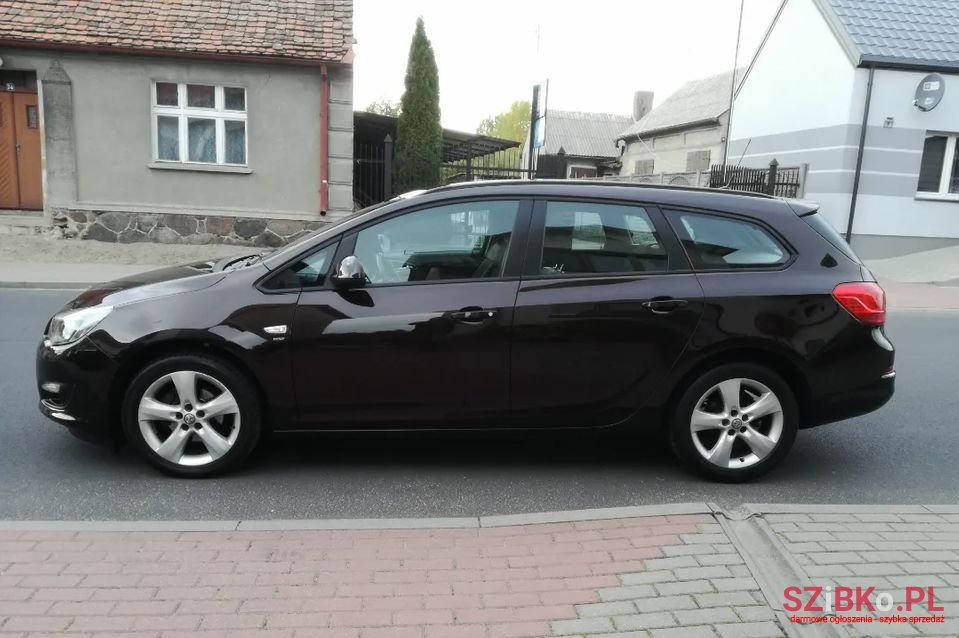 2014' Opel Astra photo #4