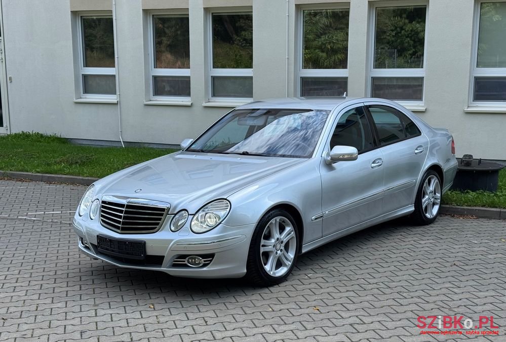 2007' Mercedes-Benz E-Class photo #2
