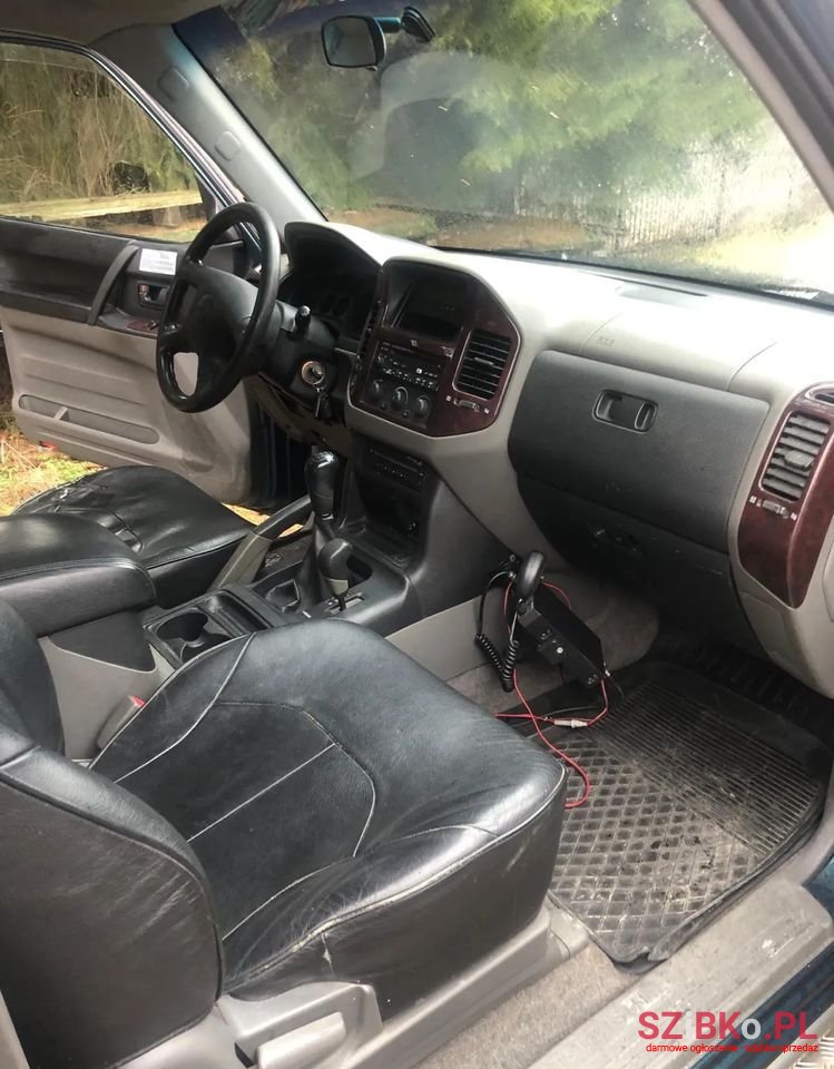 2000' Mitsubishi Pajero photo #6