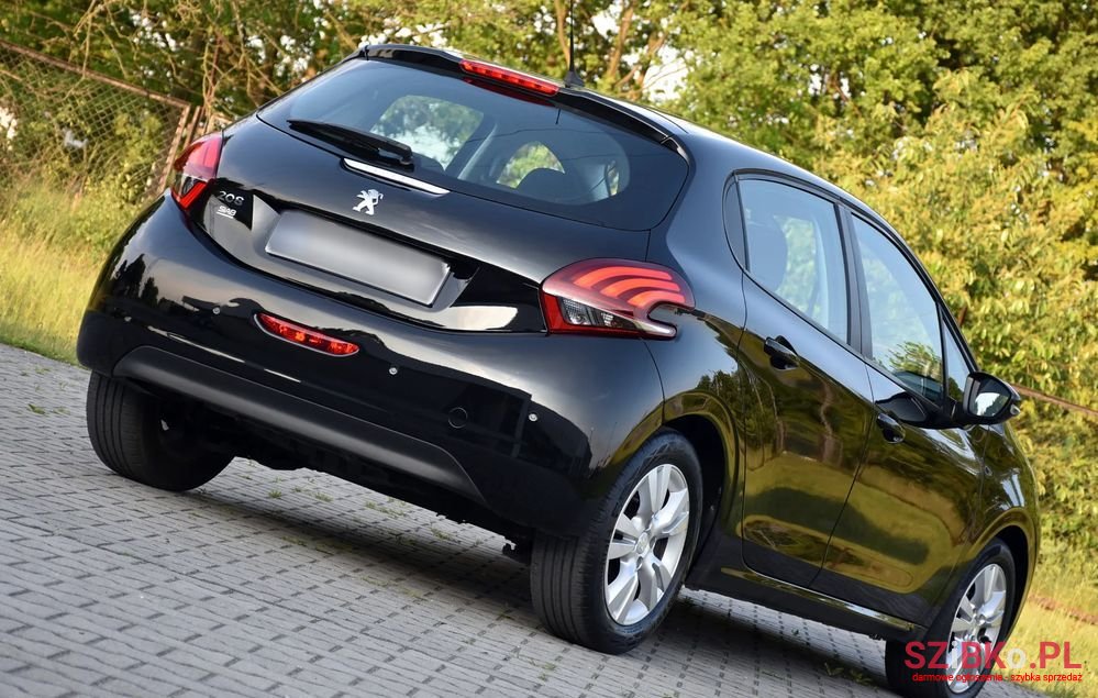 2017' Peugeot 208 photo #3